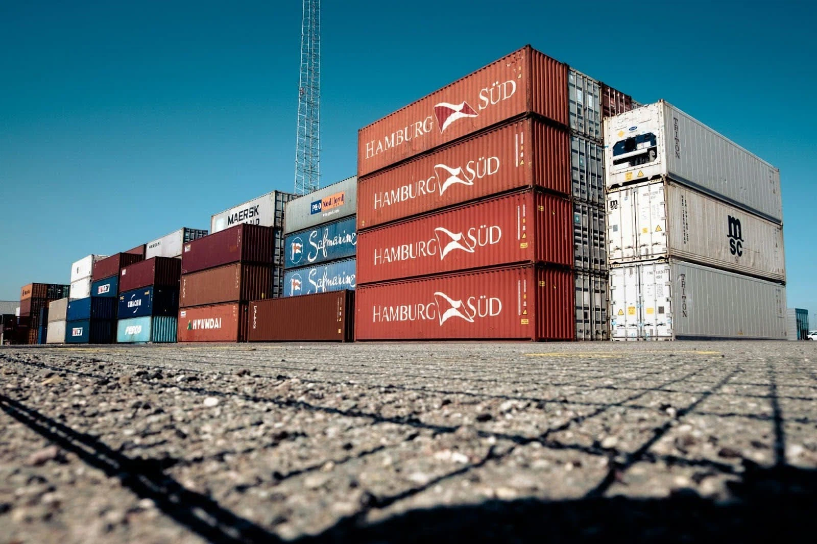 Cross Docking vs Drop Shipping- Their Key Differences Cross Docking vs Drop Shipping- Their Key Differences